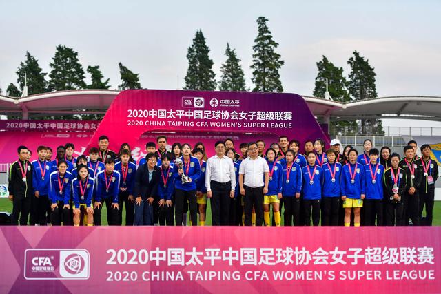 CBA3消息！杨鸣杨毅杨健解说中日大战，弗格晒全家福，中国男篮出线条件出炉！